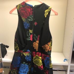 Alice + Olivia short cocktail dress